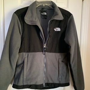 Ladies M The NorthFace jacket.